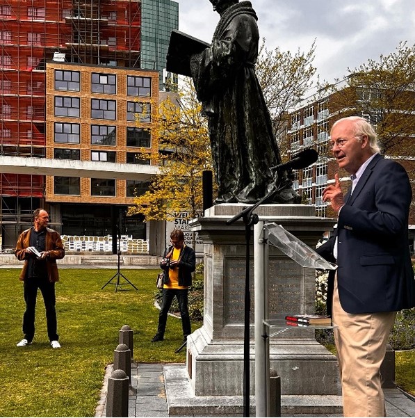 Rotterdam zette met Erasmus de klok gelijk voor vrede
